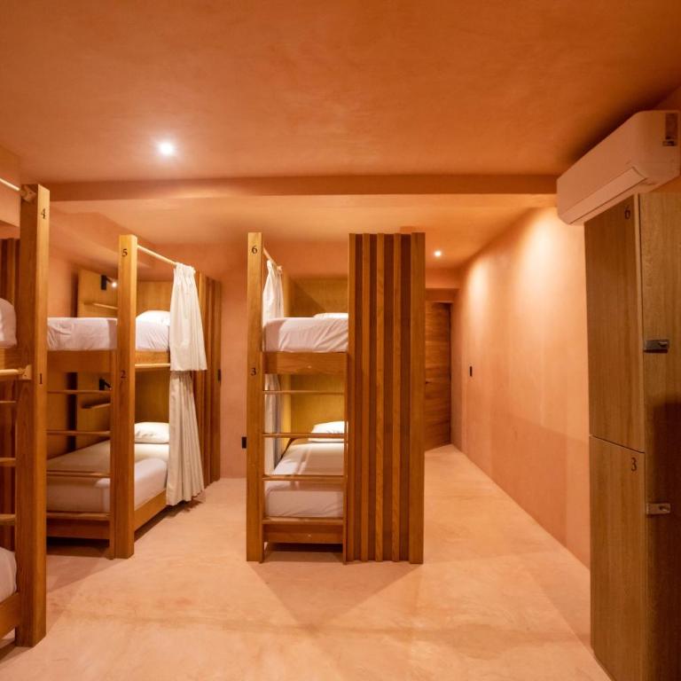 Casa Toro La Punta - Cama en habitación compartida femenina de 6 camas - 5