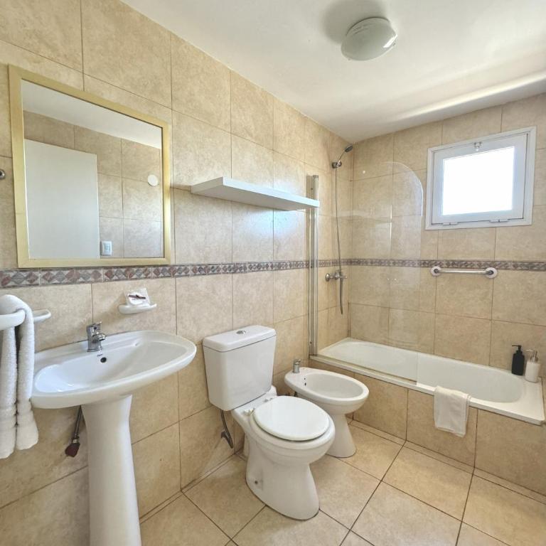 Departamentos amplios y luminosos en zona Leloir - Apartamento Deluxe de 1 dormitorio - 4