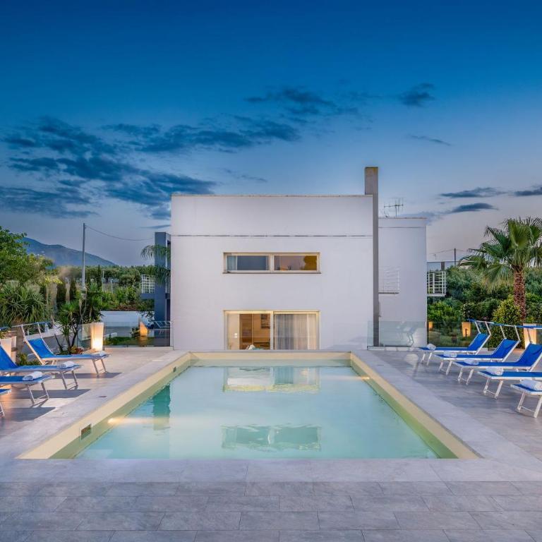 Villa Sikelia con fantastica piscina - Deluxe Villa - 2