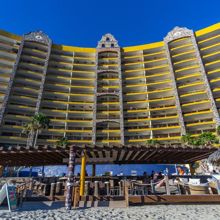 Family Tides Retreat Adorable Spacious Oceanfront Condo - Maison de Vacances - 1