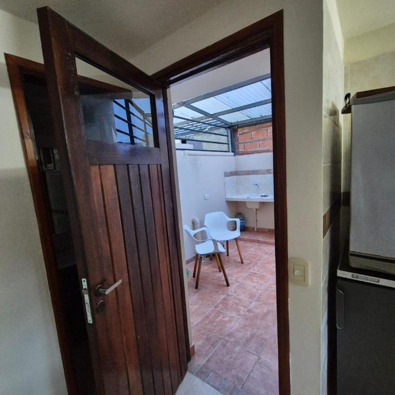 Dúplex con cochera y parrilla cerca de la playa - Two-Bedroom Apartment - 5