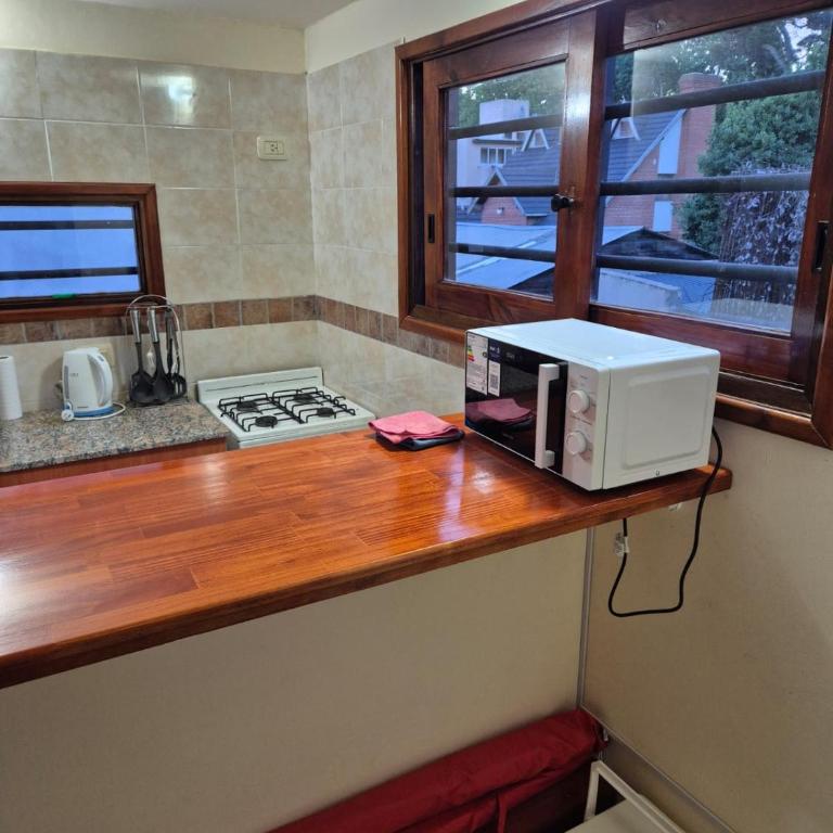 Dúplex con cochera y parrilla cerca de la playa - Two-Bedroom Apartment - 30