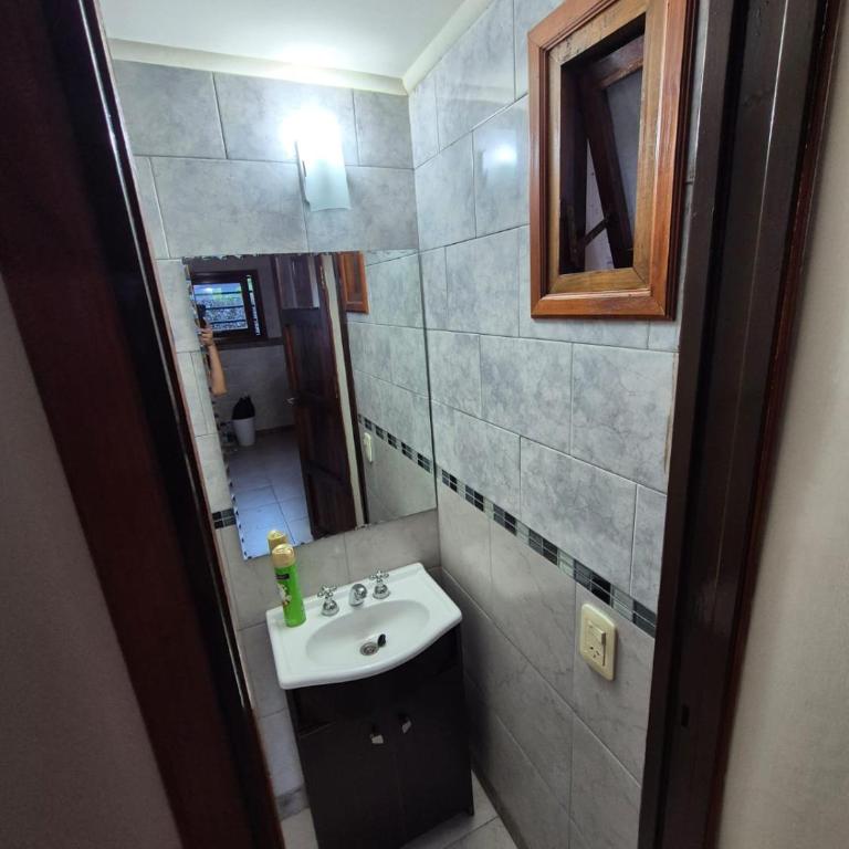 Dúplex con cochera y parrilla cerca de la playa - Two-Bedroom Apartment - 31