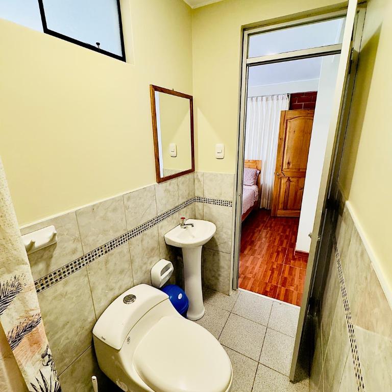 Casa Familiar TOVCA Oxapampa - Double Room with Private Bathroom - 2