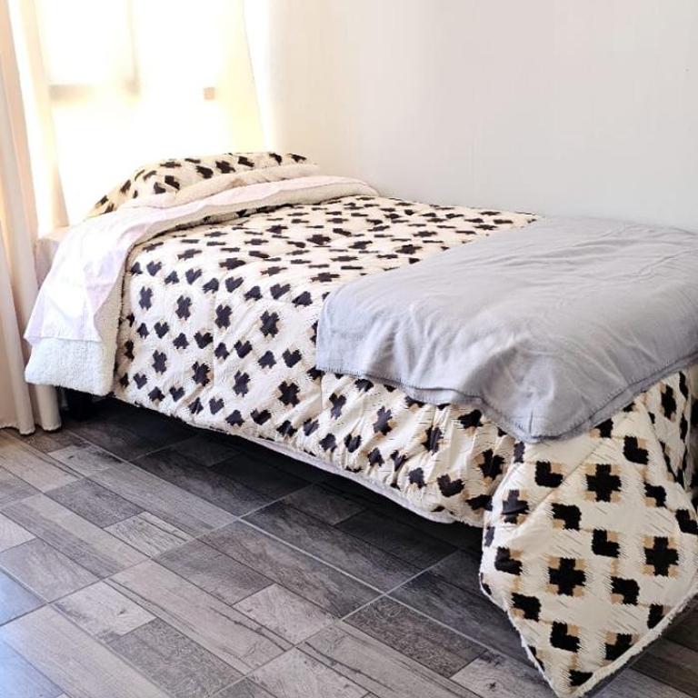 Hogar - Two-Bedroom Apartment - 9