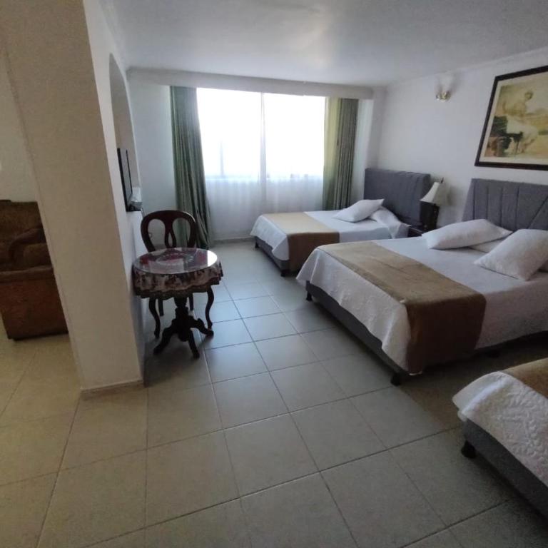 HOTEL COSTA DEL SOL FUSAGASUGa - Habitación Familiar Superior - 4