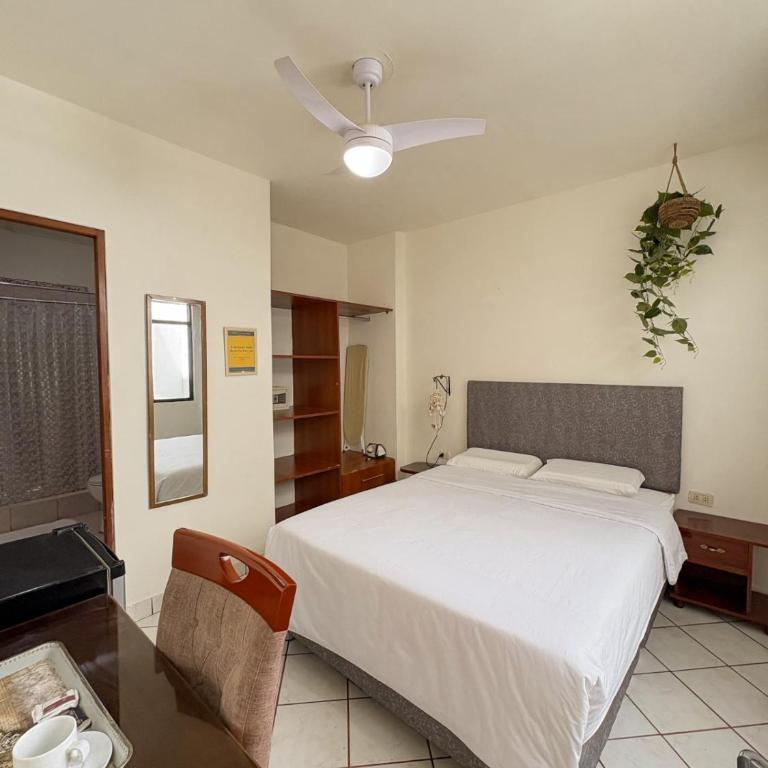 Hospedaje Gran Imperial - Habitación Doble - 6