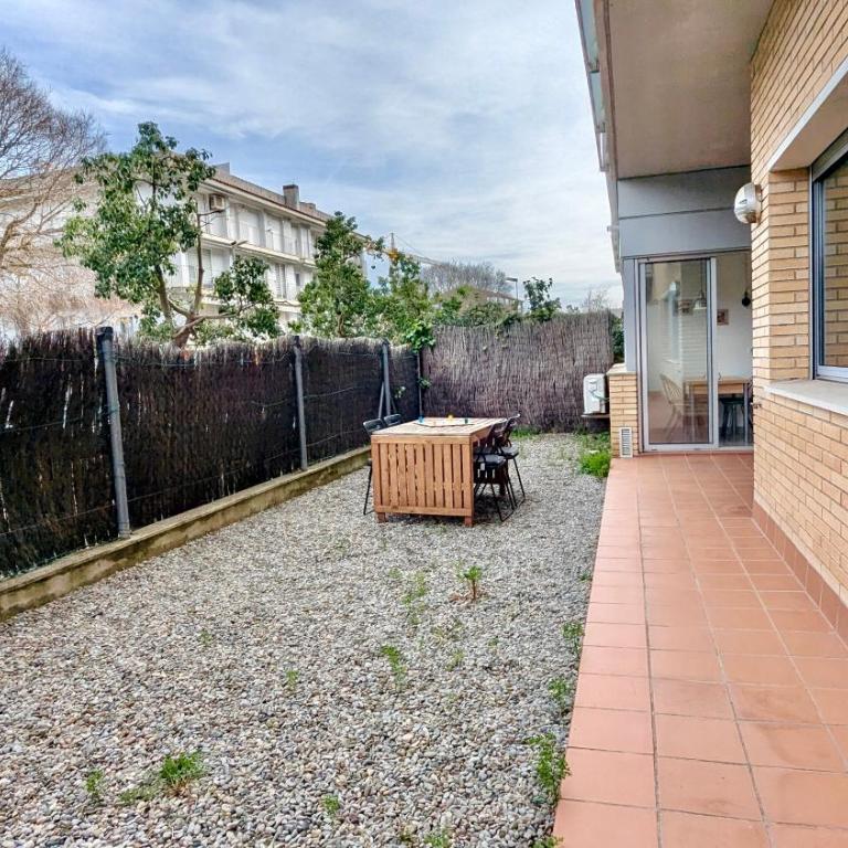 EVH127 Bajo con terraza y piscina comunitaria - Apartamento de 2 dormitorios - 3