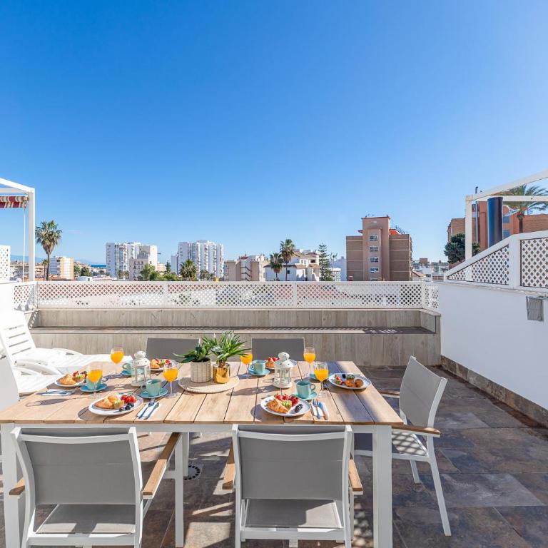 797 HOLIDAY RENTALS- Piso a 2 min de la playa con amplia terraza - Apartamento con terraza - 1
