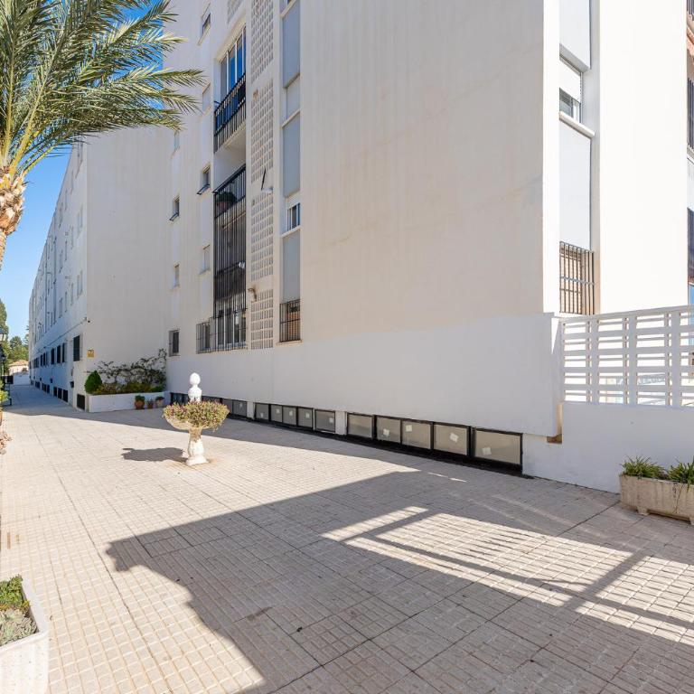 797 HOLIDAY RENTALS- Piso a 2 min de la playa con amplia terraza - Apartamento con terraza - 25