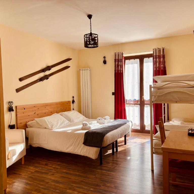 Hotel Piccolo Chalet - Chambre Quadruple - Vue sur Montagnes - 1