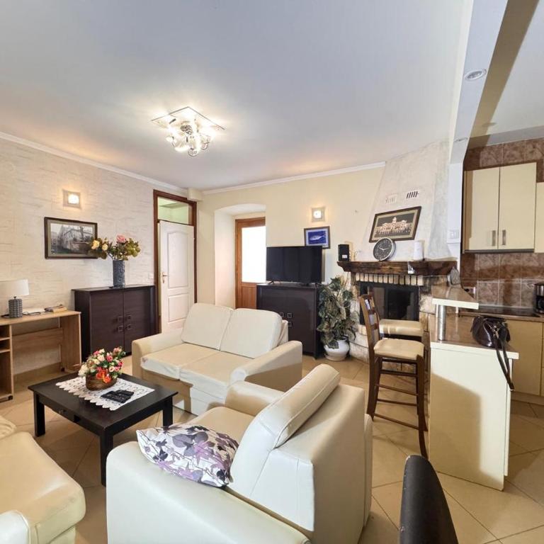 Miramare Seaside Aparts - Villa - Beach Front - 11