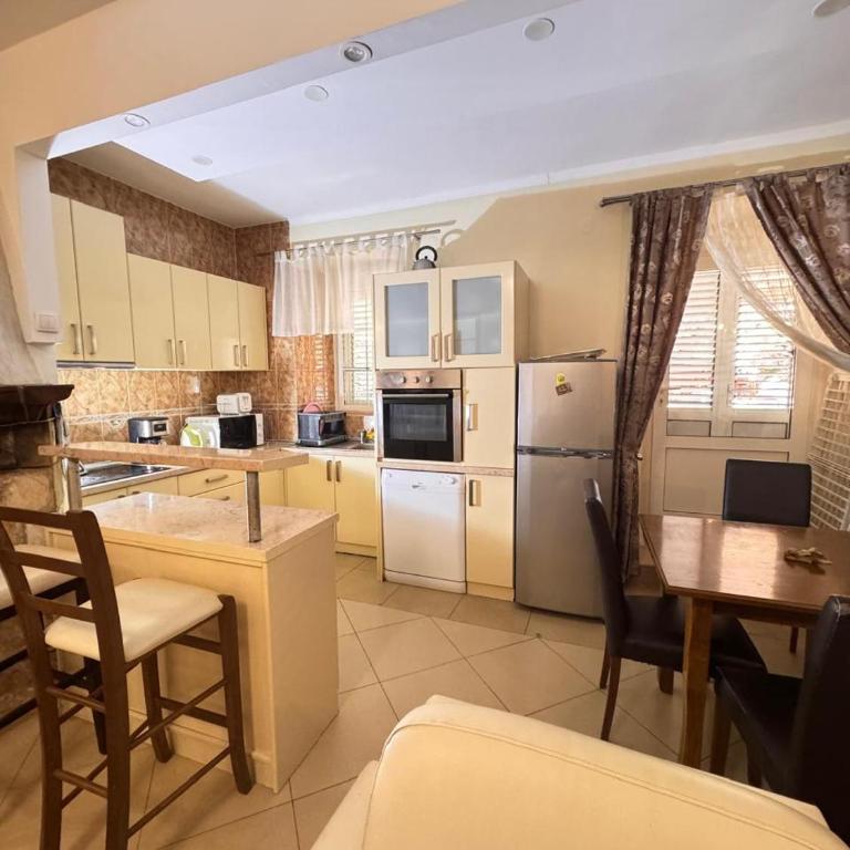 Miramare Seaside Aparts - Villa - Beach Front - 3
