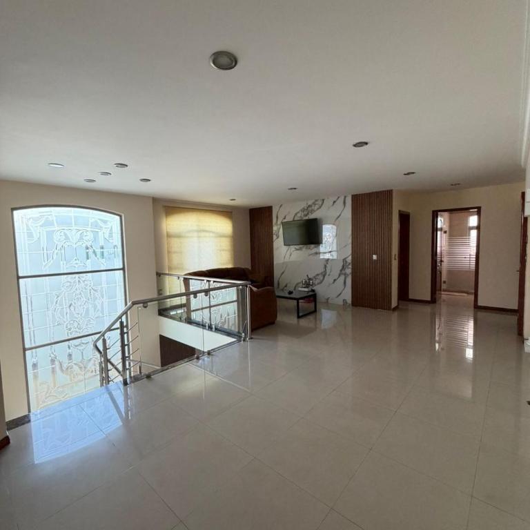 Casa a 10 min del estadio - Four-Bedroom House - 4