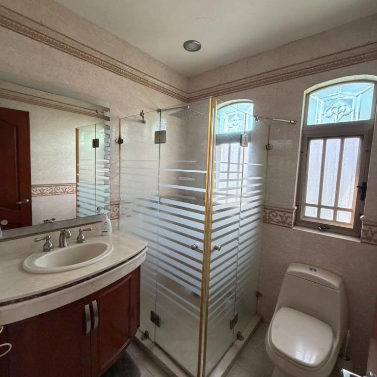 Casa a 10 min del estadio - Four-Bedroom House - 11