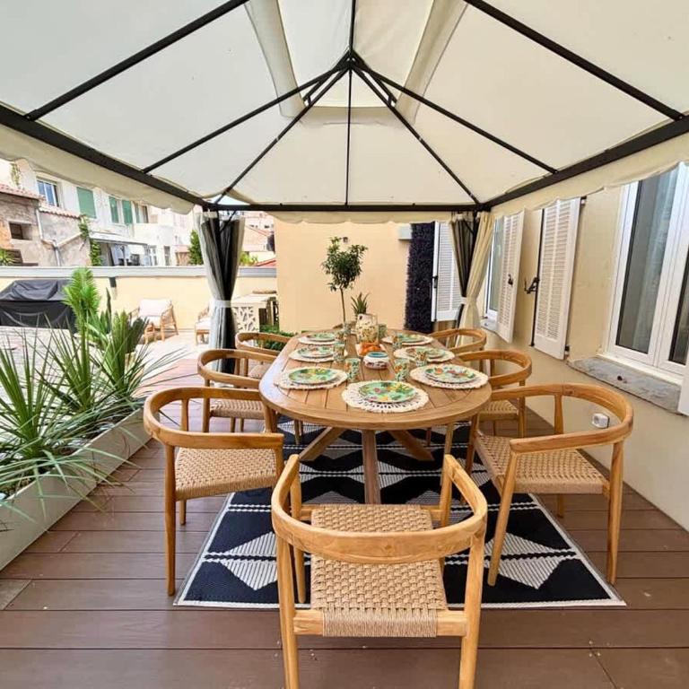 Tiffany Luxury 4BDR and 4Bath next to Palais - Platinum Apartment mit 4 Schlafzimmern - 4