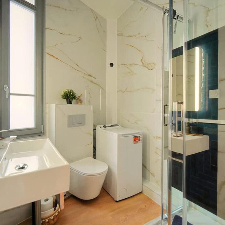 Marigold - 2 Bed 2 bath - AC - 8 min from Palais - Appartement 2 Chambres avec Balcon - 23
