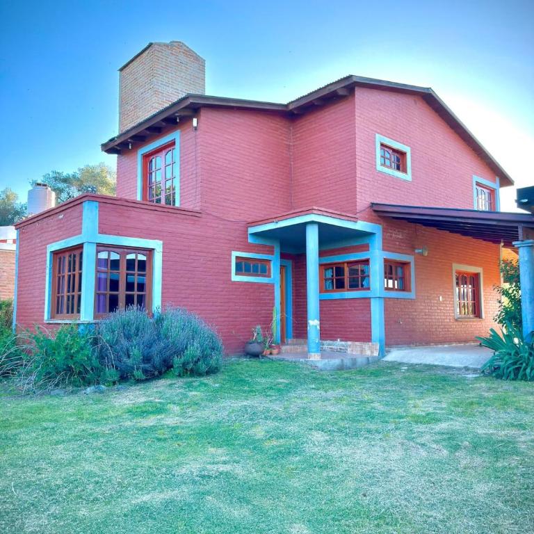 Altos de ensueños - Four-Bedroom House - 1