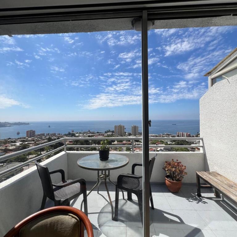 Vista al mar a pasos de la USM Valparaíso - Three-Bedroom Apartment - 13