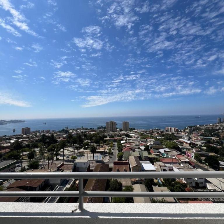 Vista al mar a pasos de la USM Valparaíso - Three-Bedroom Apartment - 19