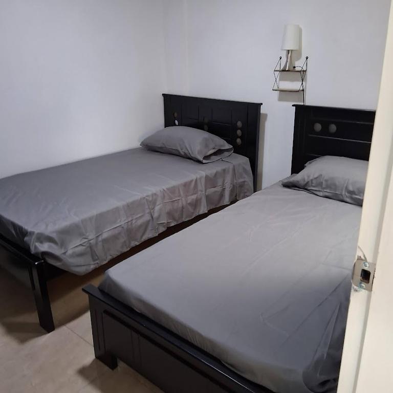 Alojamiento El Porvenir - Two-Bedroom Apartment - 14