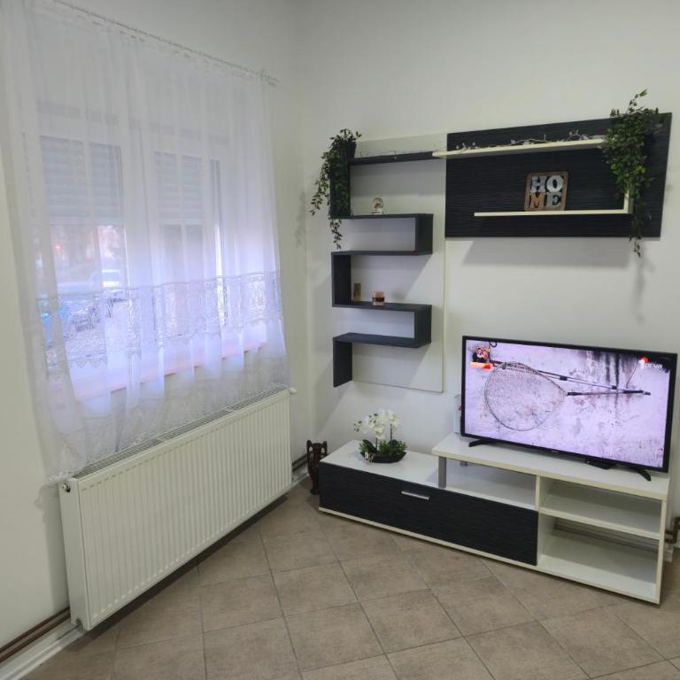 Iskra Apartment 2 - One-Bedroom Apartment - 7