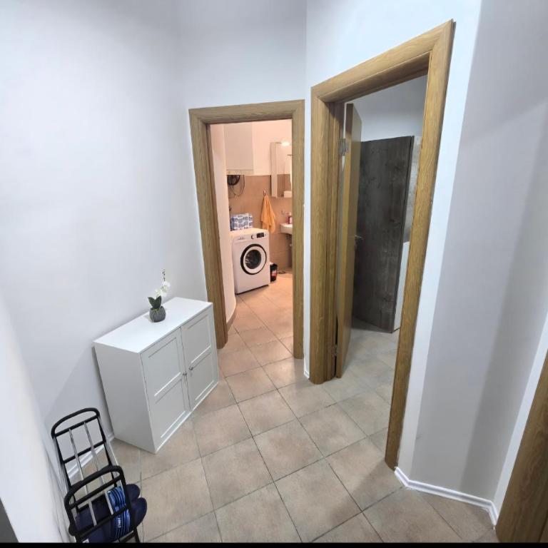 Iskra Apartment 2 - One-Bedroom Apartment - 6