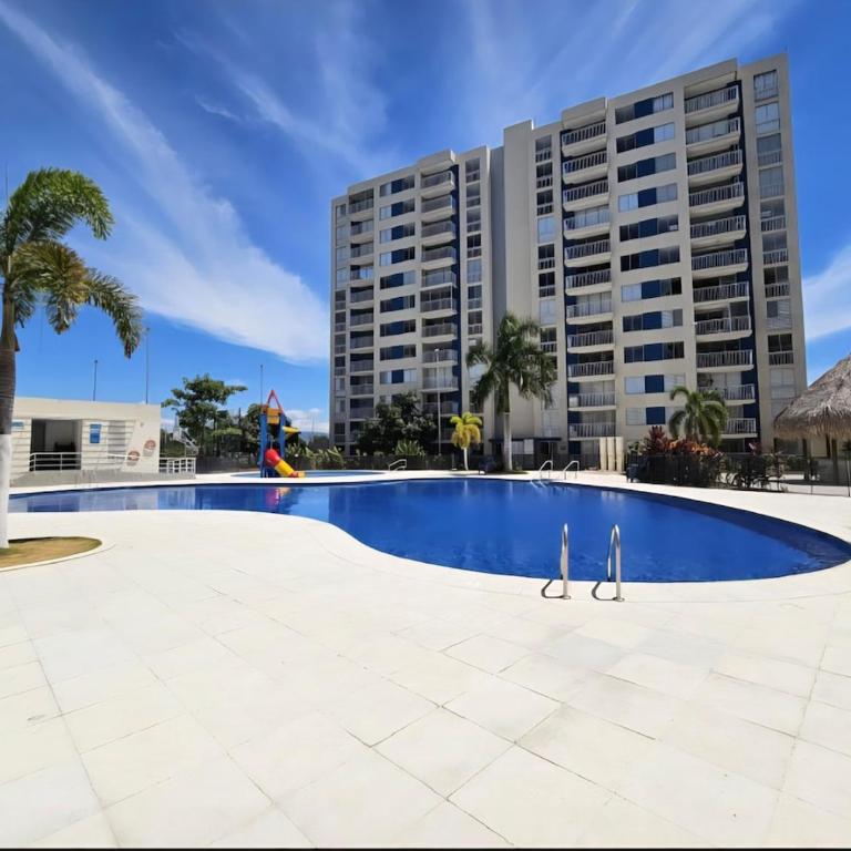 Hermoso apartamento familiar en Ricaurte - Three-Bedroom Apartment with Balcony - 37