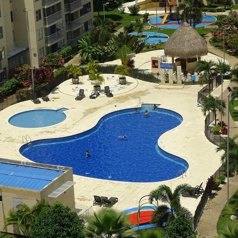 Hermoso apartamento familiar en Ricaurte - Three-Bedroom Apartment with Balcony - 31