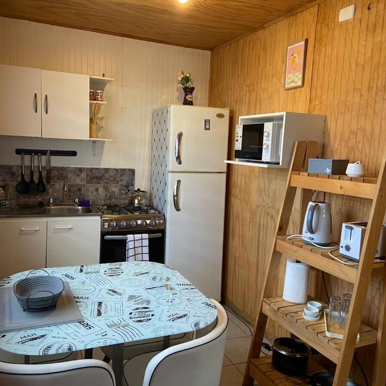 Cabaña Acogedora a Pasos del Mall con Estacionamiento - Two-Bedroom House - 1