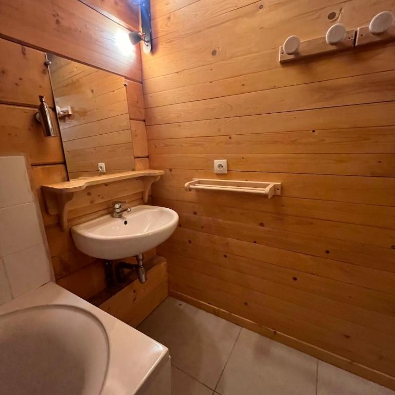 Beautiful spacious chalet 15 people ALPE d'Huzes et Tour de France - Chalet - 12