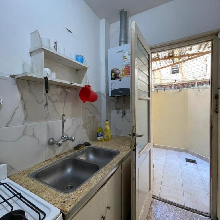 Monoambiente con Patio Zona Av Colon - Two-Bedroom Apartment - 9