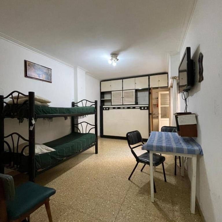 Monoambiente con Patio Zona Av Colon - Two-Bedroom Apartment - 1