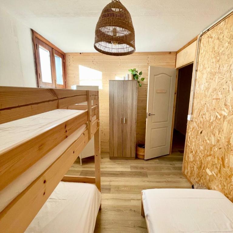 Dreamwaves Surf House Lajares Fuerteventura - Habitación Triple Básica - 1
