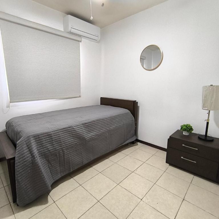 Casa para 8 personas en Apodaca, cerca del aeropuerto - Three-Bedroom House - 14