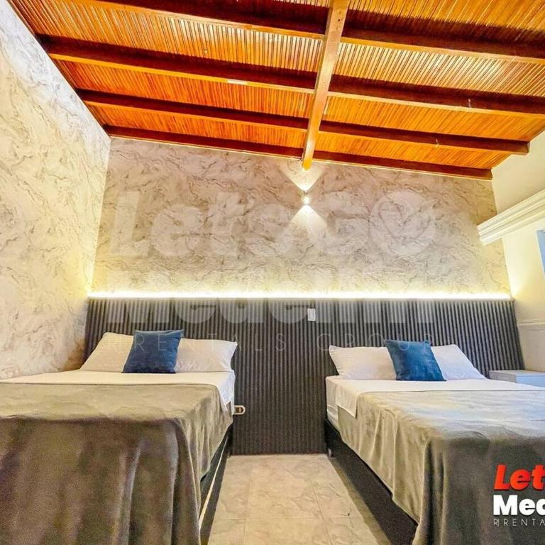 Alojamiento en Medellín con piscina y jacuzzi privados - VIC by Lets Go - Five-Bedroom House - 23