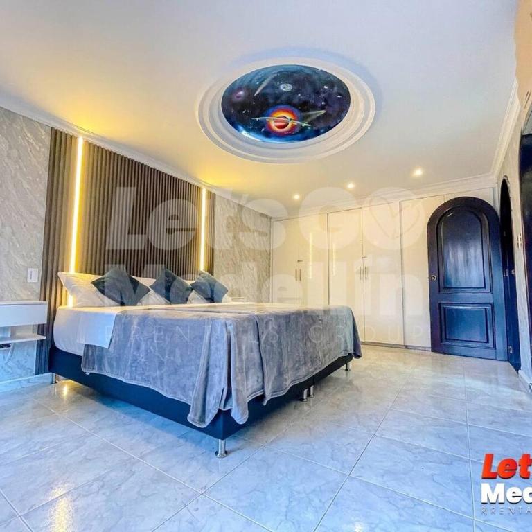 Alojamiento en Medellín con piscina y jacuzzi privados - VIC by Lets Go - Five-Bedroom House - 35