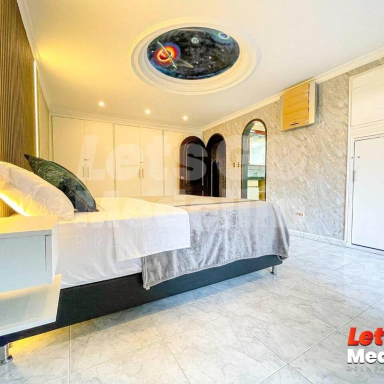 Alojamiento en Medellín con piscina y jacuzzi privados - VIC by Lets Go - Five-Bedroom House - 45