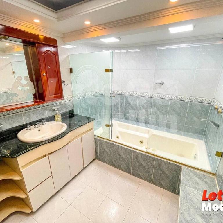 Alojamiento en Medellín con piscina y jacuzzi privados - VIC by Lets Go - Five-Bedroom House - 49