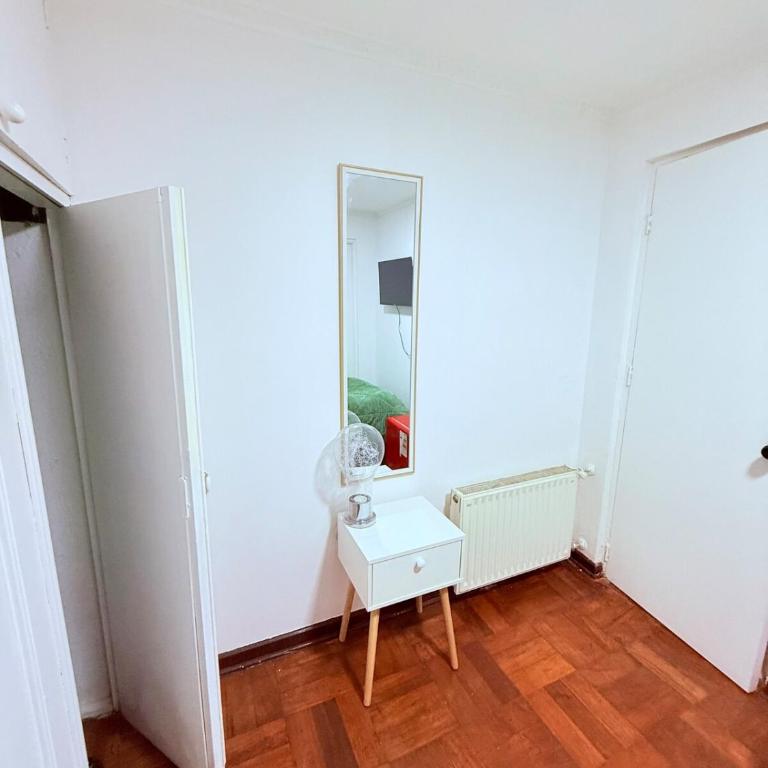 Casa Las Condes, steps from Manquehue Metro - Three-Bedroom House - 8