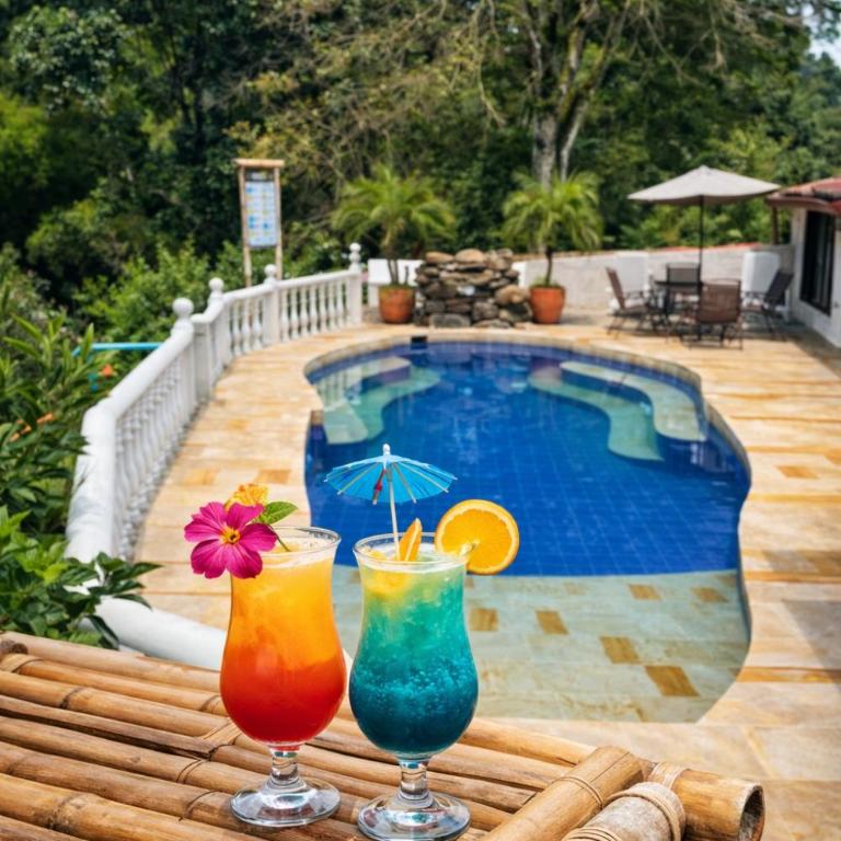 Rincón del Colibrí - Double Room with Park View - 14