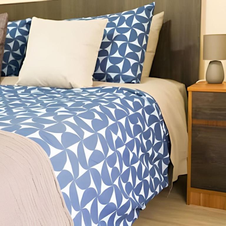 Modern Apartment with Terrace | Steps from Movistar Arena & Barrio Universitario | Up to 4 Guests - One-Bedroom Apartment with Balcony - 10