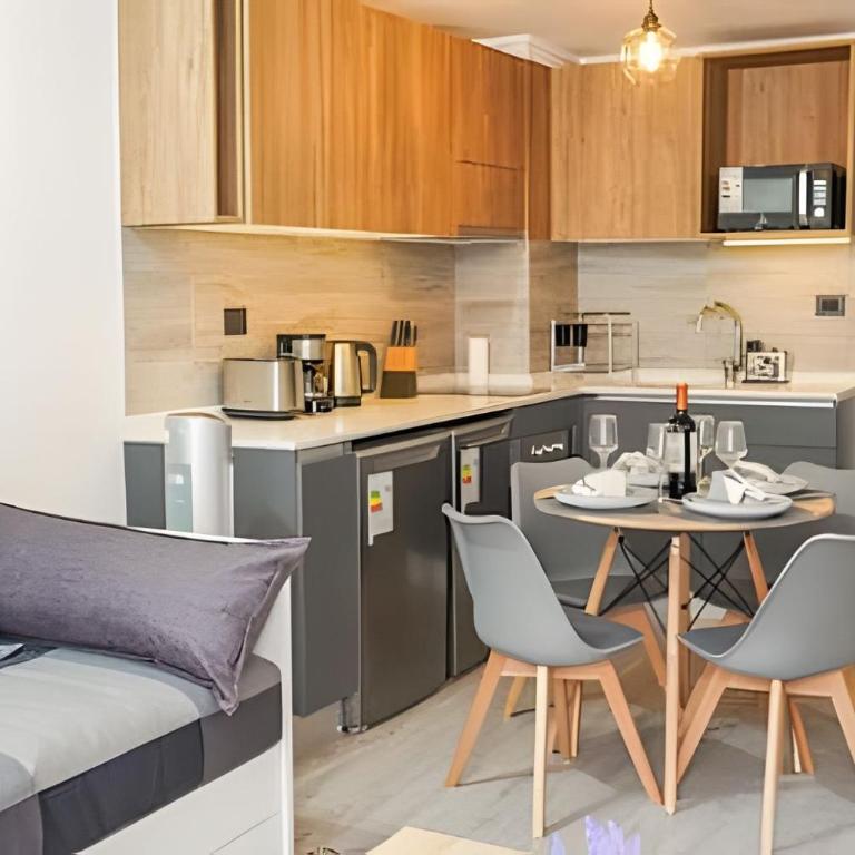 Modern Apartment with Terrace | Steps from Movistar Arena & Barrio Universitario | Up to 4 Guests - One-Bedroom Apartment with Balcony - 19