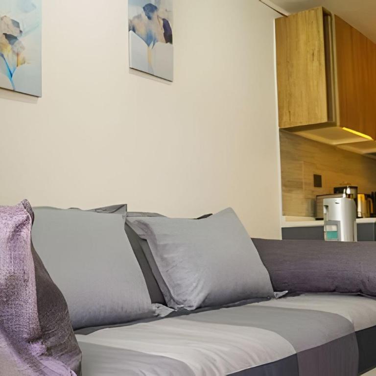 Modern Apartment with Terrace | Steps from Movistar Arena & Barrio Universitario | Up to 4 Guests - One-Bedroom Apartment with Balcony - 21