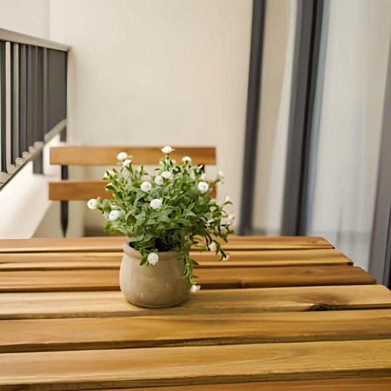 Modern Apartment with Terrace | Steps from Movistar Arena & Barrio Universitario | Up to 4 Guests - One-Bedroom Apartment with Balcony - 31