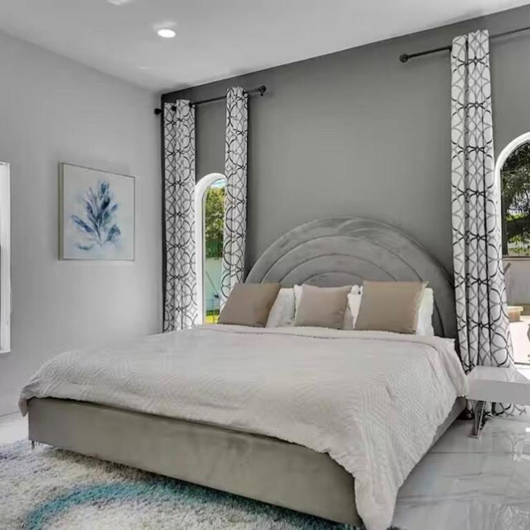 Modern Retreat in the Heart of Hollywood - Apartment - 30