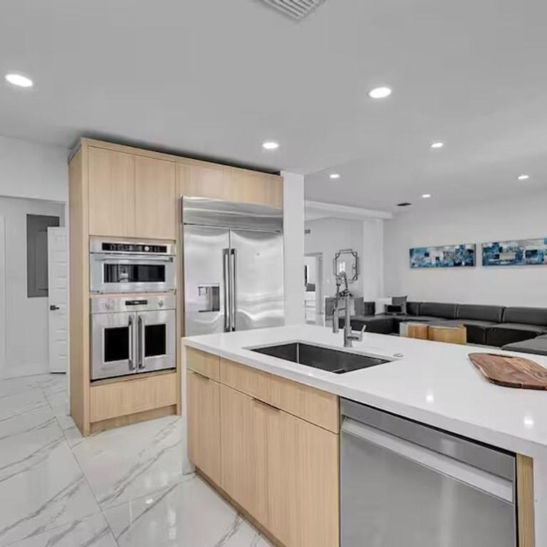 Modern Retreat in the Heart of Hollywood - Apartment - 47