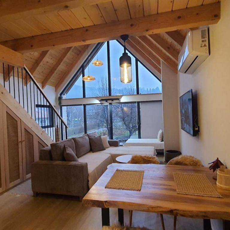 Hazel House - One-Bedroom House - 16
