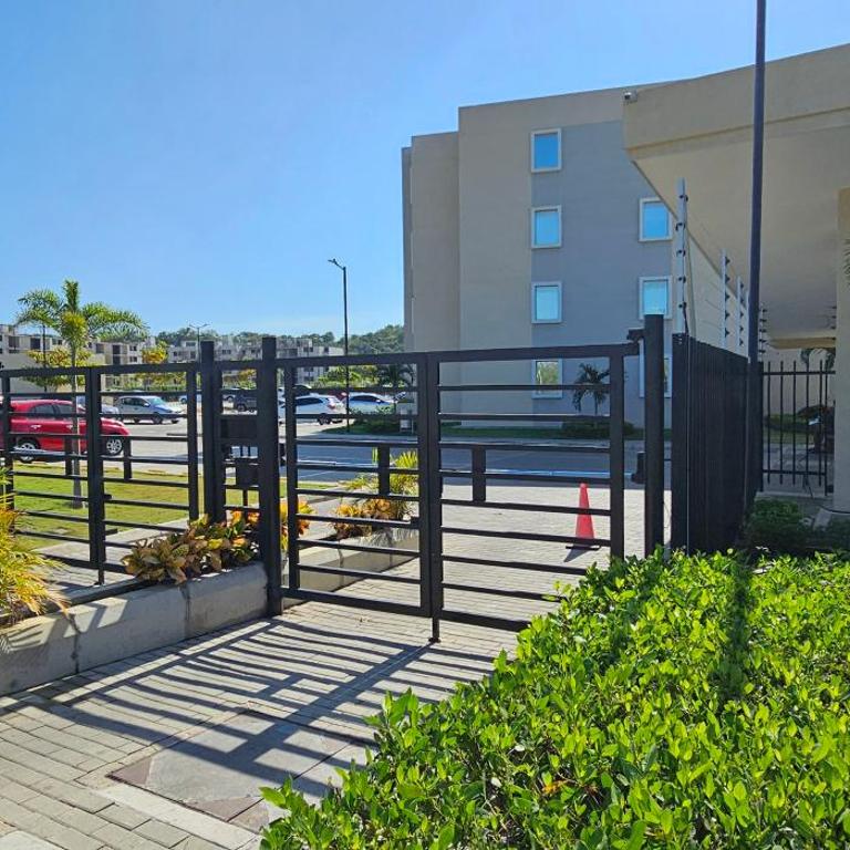 Modern apt in Cartagena with pool and beach access - Three-Bedroom Apartment - 29