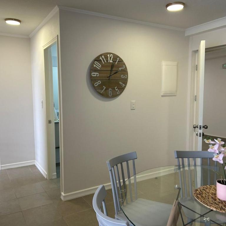 Dpto primer piso con vista a la piscina cerca del Faro - Two-Bedroom Apartment - 20